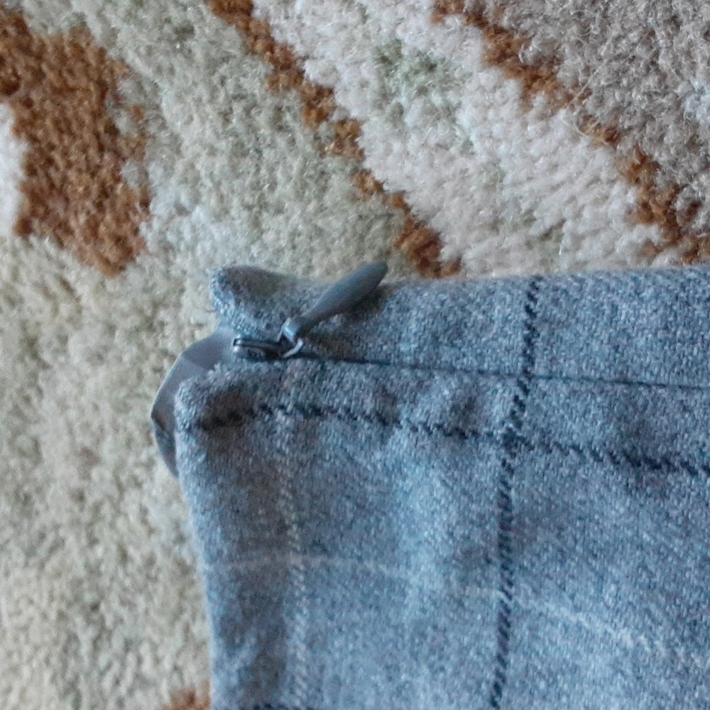 Talbots 75% Wool Gray Square Patterned Lined Pants - image 3